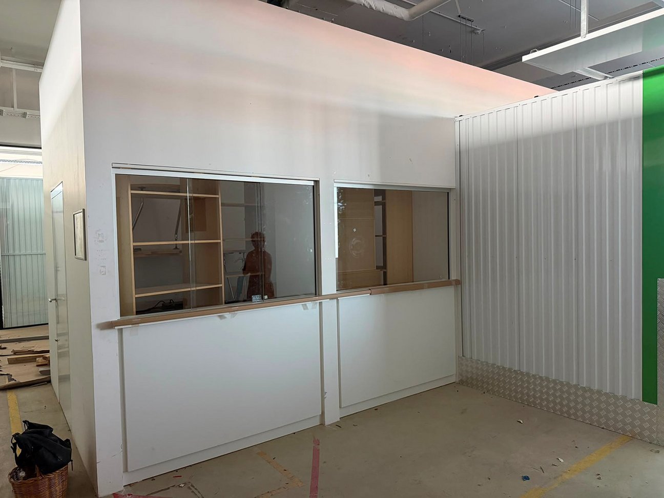 Self Storage in Ludwigsburg - Abschlussarbeiten Boxen-Aufbau.
