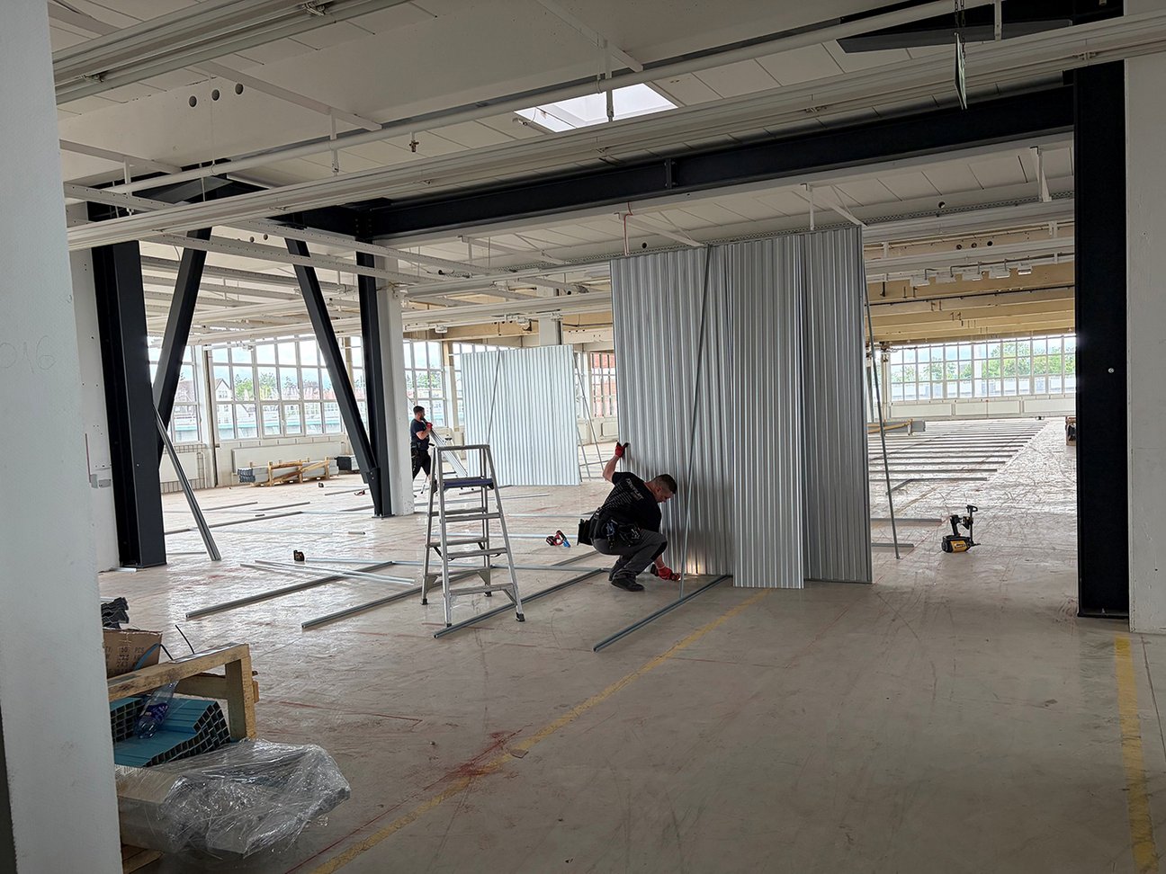 Self Storage Ludwigsburg - Die Aufbauphase des Self Storage Lagerhaus hat begonnen.