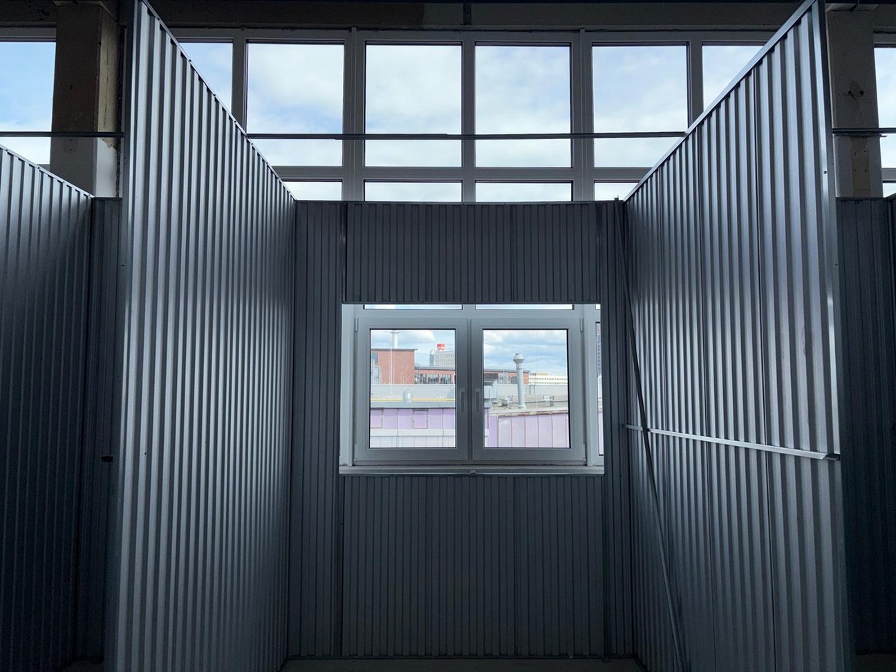 Lager-Boxen Innenraum im LSH Self Storage Lagerhaus in Ludwigsburg.