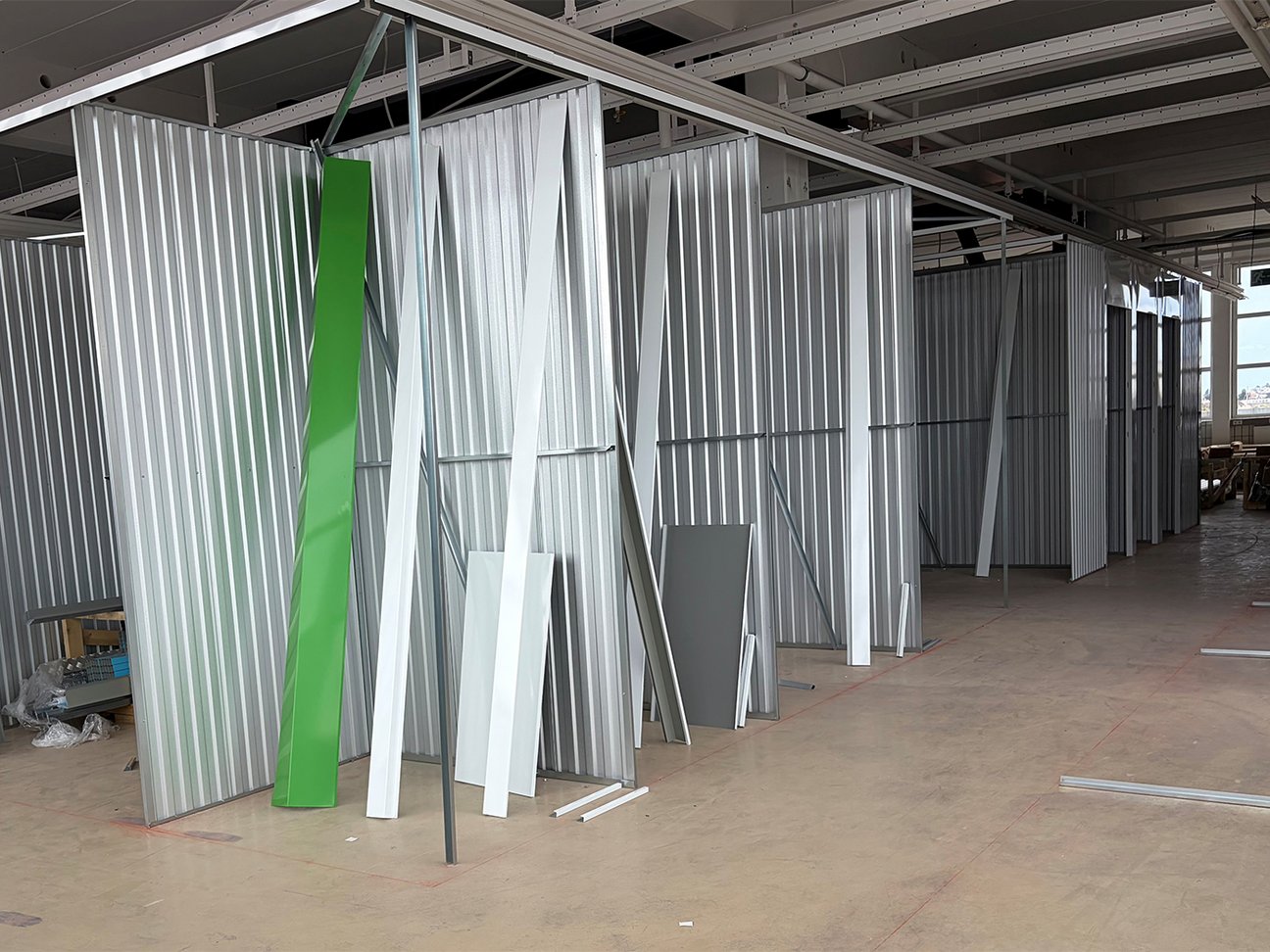 LSH Self Storage in Ludwigsburg - Jetzt kommt Farbe ins Spiel - Unser Grün wird sichtbar.