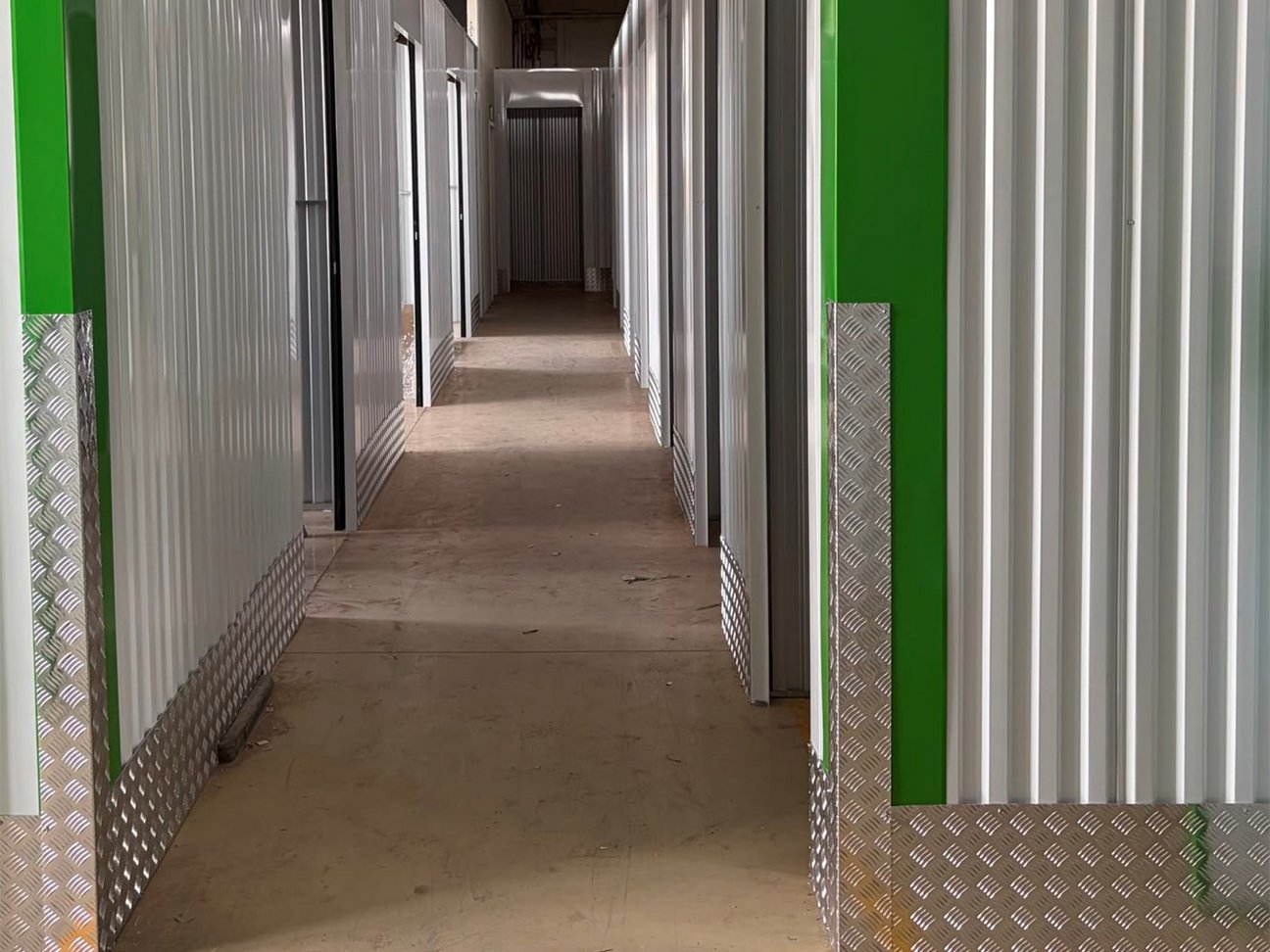 Ludwigsburg - LSH Self Storage Lagerhaus Flure.